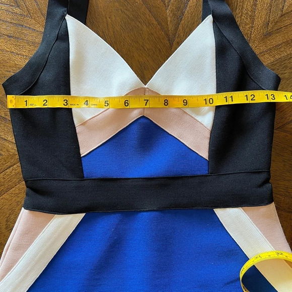 Elegant Colorblock Sleeveless Dress - Picture 4 of 6